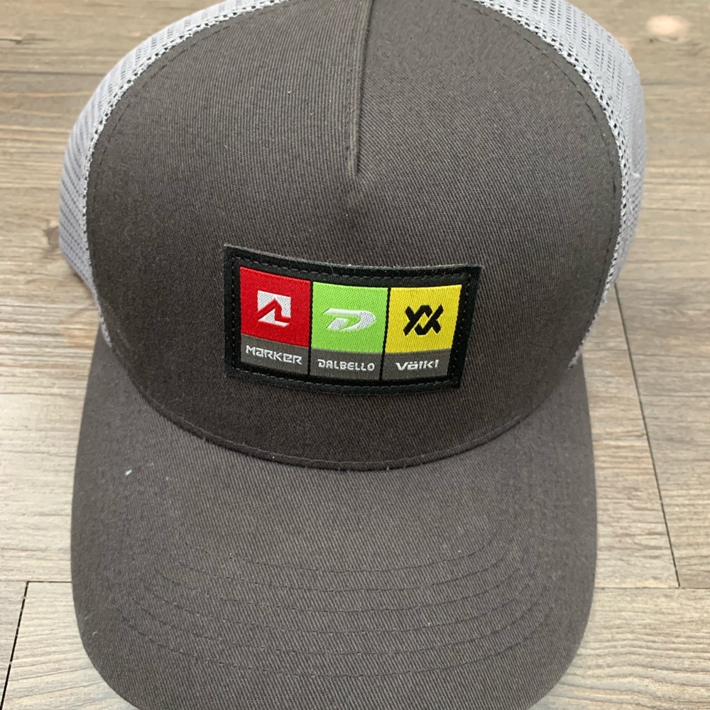 Volkl Hat OS